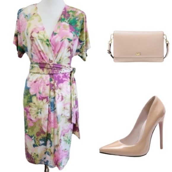 BCBGMaxAzria Dresses & Skirts - 🆕️⬇️🎉HOST PICK🎉 BCBGMaxAzria Pink Floral Watercolor Wrap Dress
